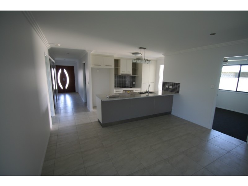 63 Lakeside Drive, Emerald QLD 4720