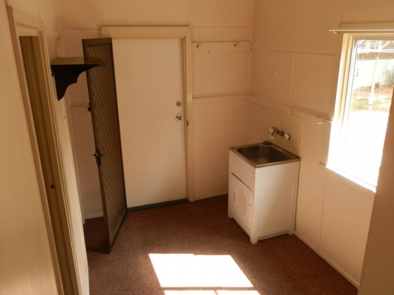 58 Theresa Street, Emerald QLD 4720