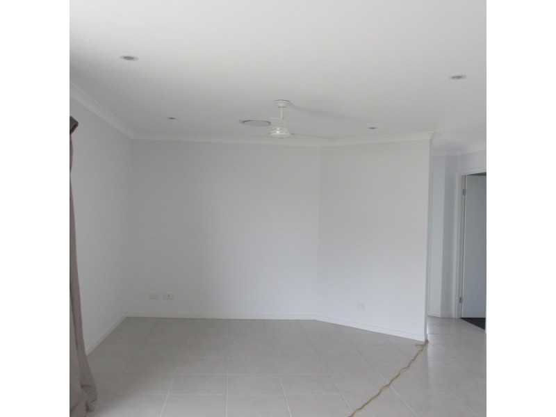 11 Whitney Street, Emerald QLD 4720