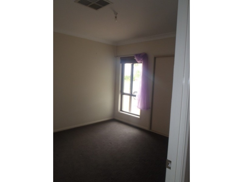 24 Haswell Street, Emerald QLD 4720