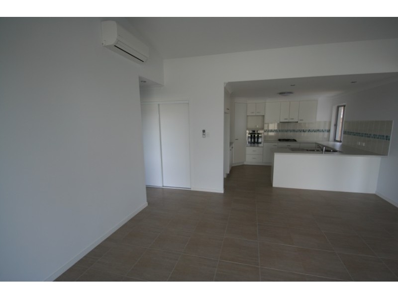 65 Lakeside Drive, Emerald QLD 4720