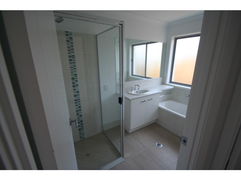 65 Lakeside Drive, Emerald QLD 4720