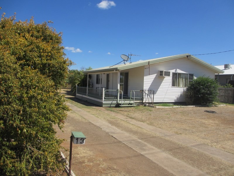 13 Roberts Street, Emerald QLD 4720