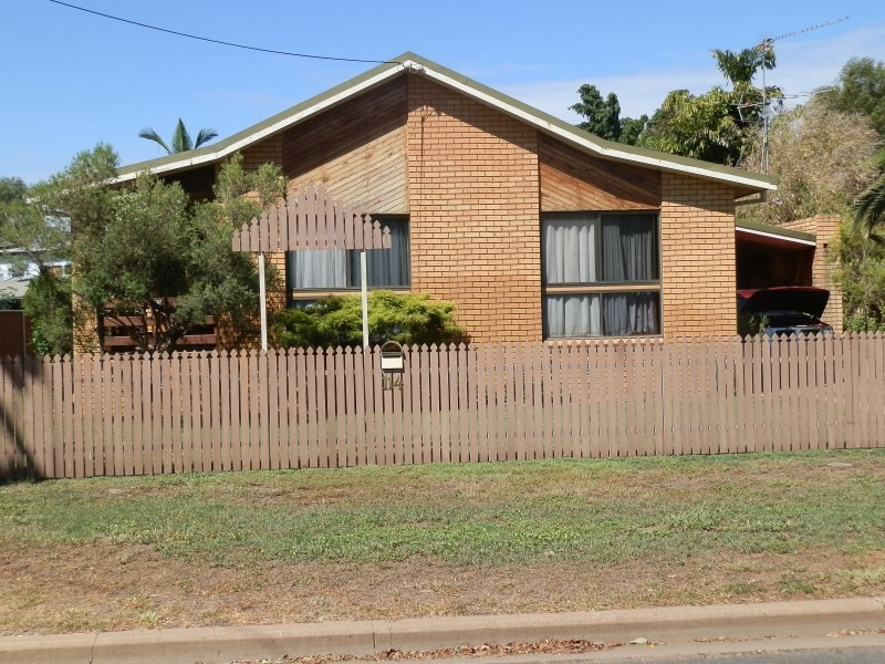 114 Harris Street, Emerald QLD 4720