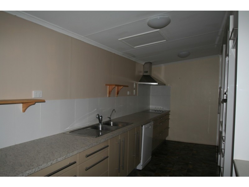 12 Little Street, Emerald QLD 4720