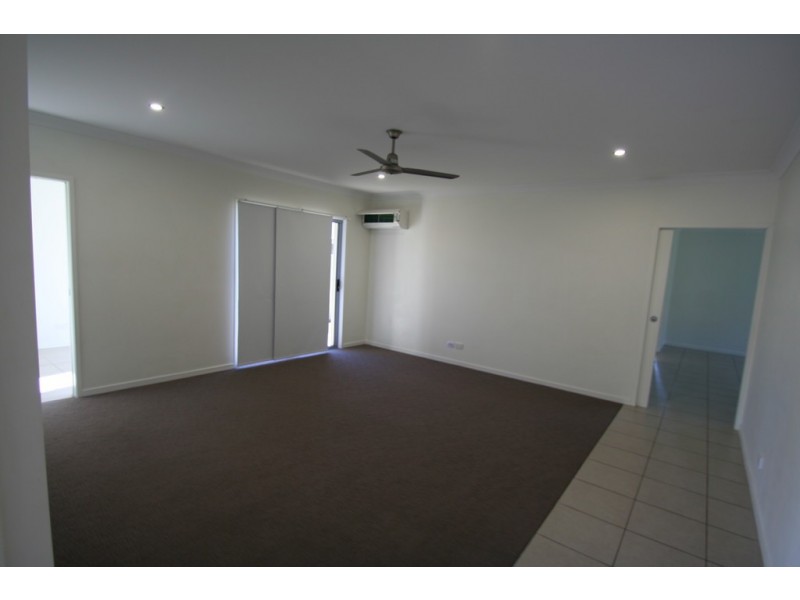 89 Loch Street, Emerald QLD 4720
