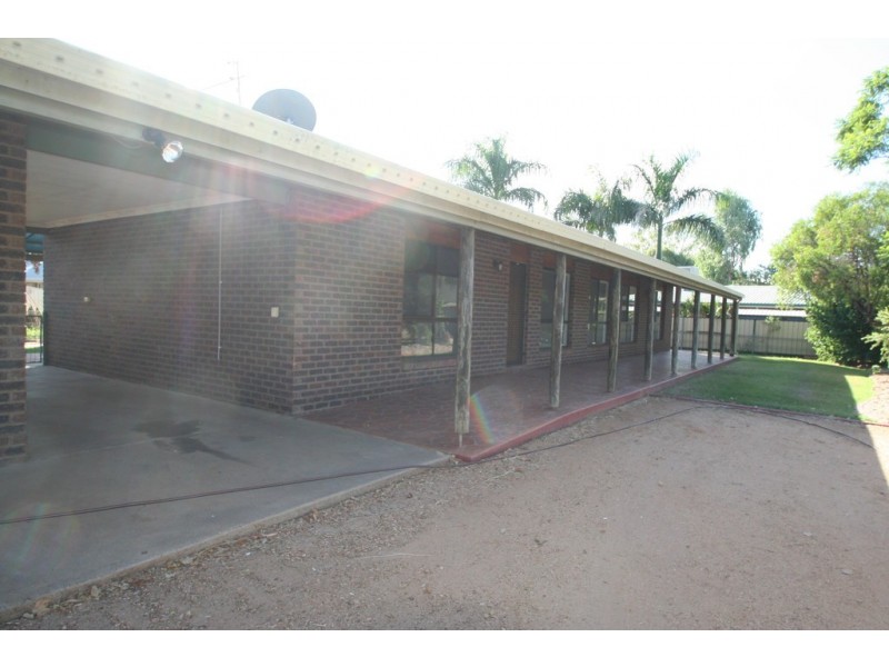 7 Gilbert Place, Emerald QLD 4720