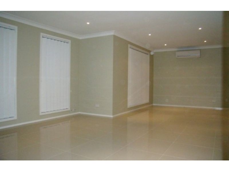 9 Woodgate Crescent, Cranebrook NSW 2749