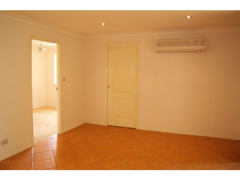 17 Marcus Clarke Crescent, Glenmore Park NSW 2745