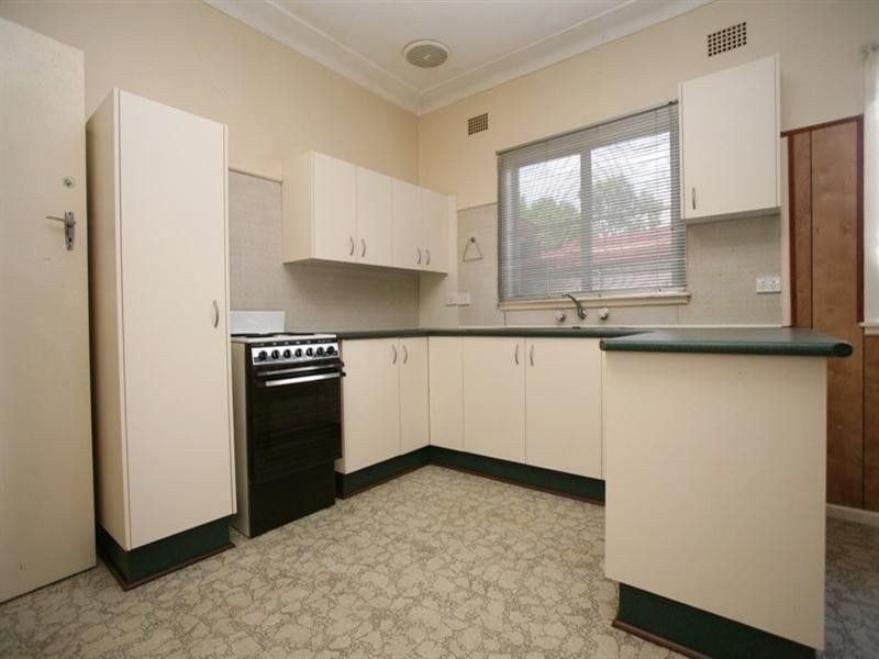 12 Gibbes Street, Regentville NSW 2745