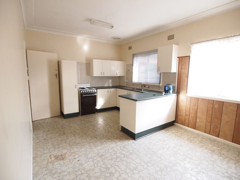 12 Gibbes Street, Regentville NSW 2745