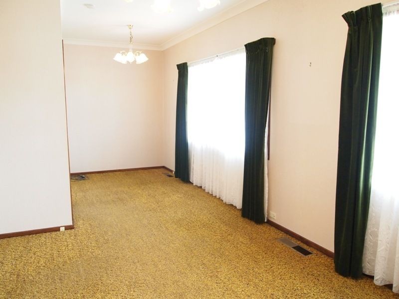 32 Second Street, Warragamba NSW 2752