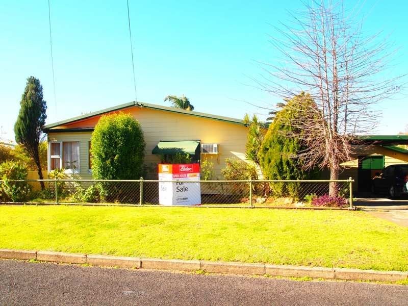 72 Third Street, Warragamba NSW 2752