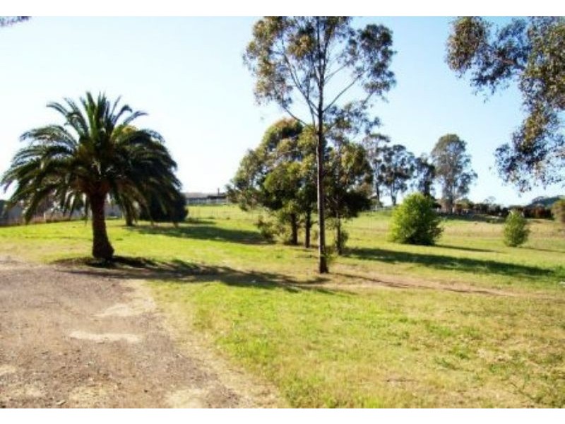 2 Cross Road, Orchard Hills NSW 2748