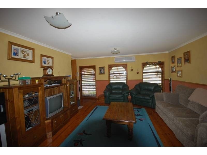 4 Dolomite Road, Cranebrook NSW 2749