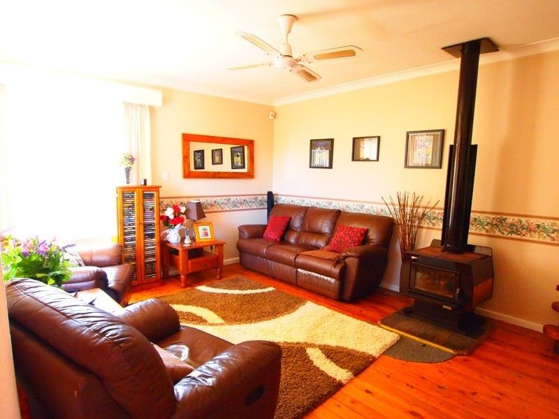 24 Thirteenth Street, Warragamba NSW 2752