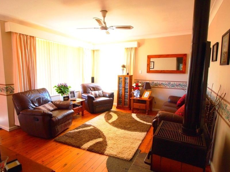 24 Thirteenth Street, Warragamba NSW 2752