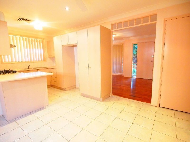 11 Bluewren Close, Glenmore Park NSW 2745