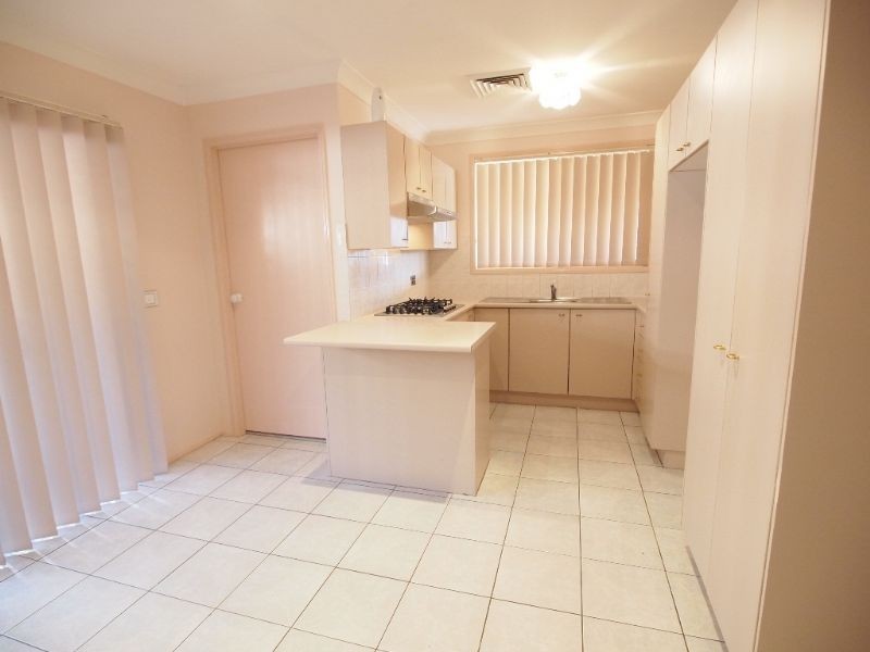 11 Bluewren Close, Glenmore Park NSW 2745