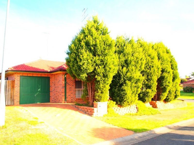 11 Bluewren Close, Glenmore Park NSW 2745
