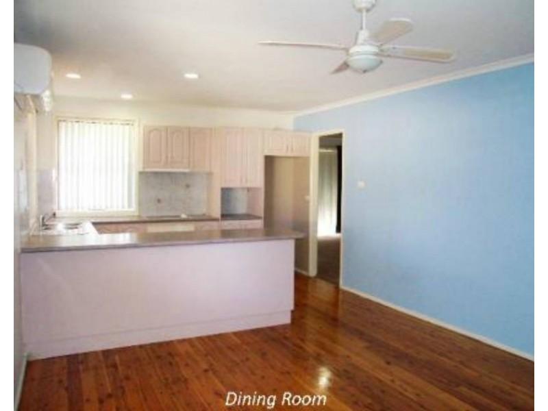 8 Alexandra Circuit, St Clair NSW 2759