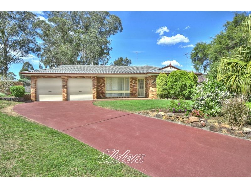 8 Wallis Glen, Cranebrook NSW 2749