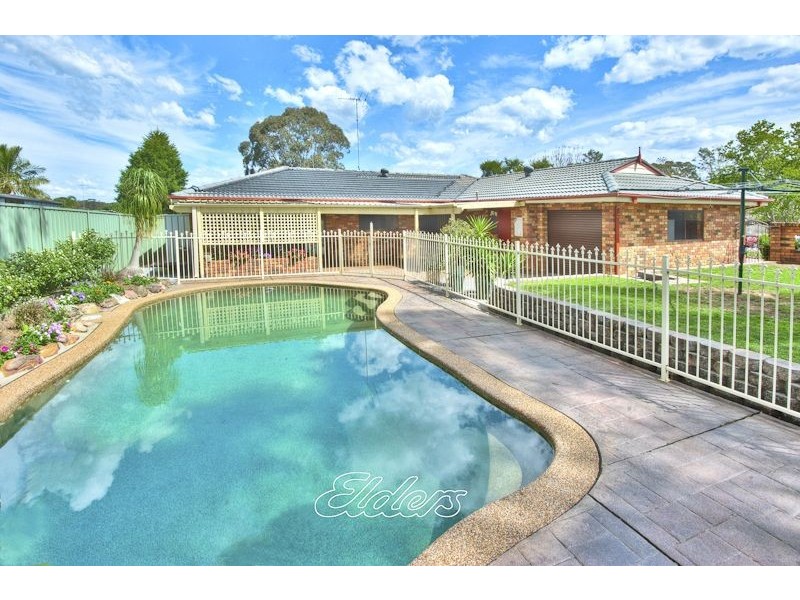 8 Wallis Glen, Cranebrook NSW 2749