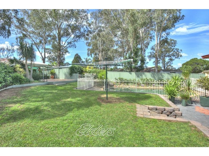 8 Wallis Glen, Cranebrook NSW 2749