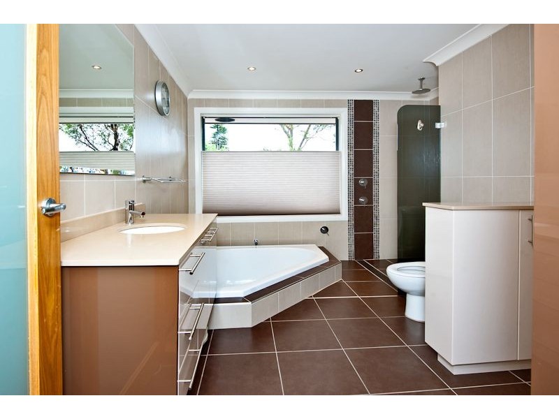 24 Sheba Crescent, South Penrith NSW 2750