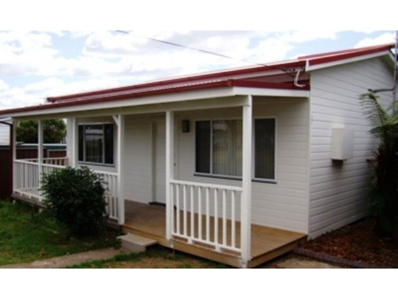 6 Tenth Street, Warragamba NSW 2752