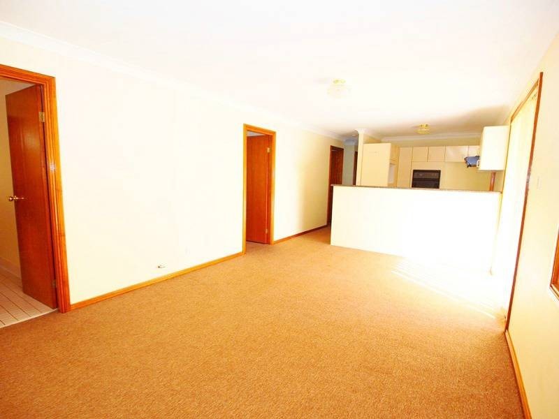 7 Camellia Ave, Glenmore Park NSW 2745