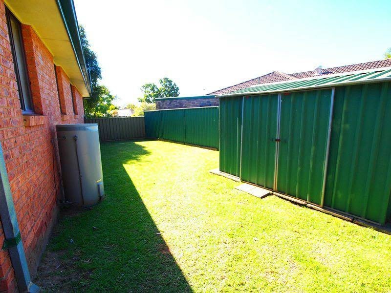 8 Alexandra Circuit, St Clair NSW 2759