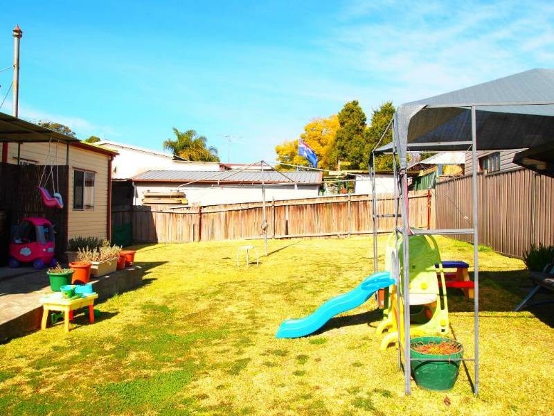27 First Street, Warragamba NSW 2752