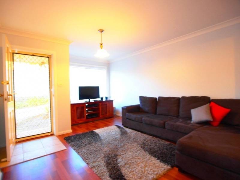 2/9 Blaxland Road, Penrith NSW 2750