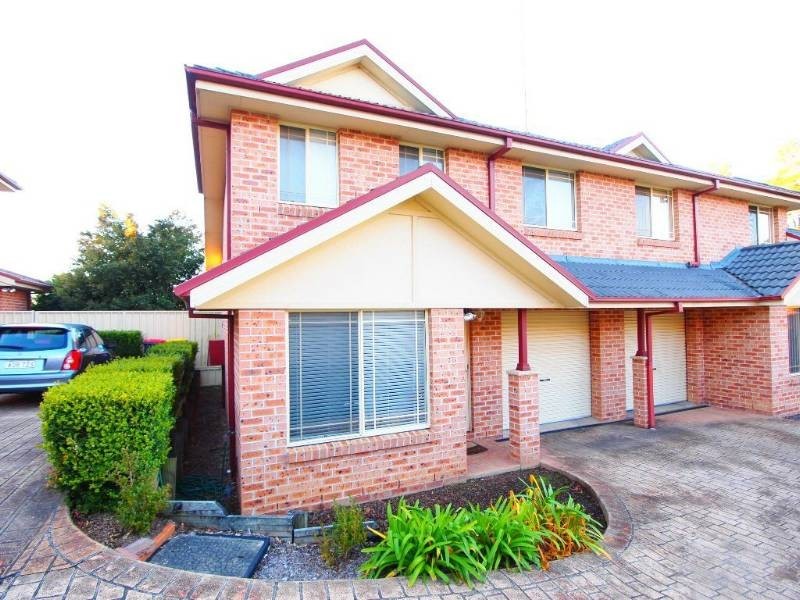 2/9 Blaxland Road, Penrith NSW 2750