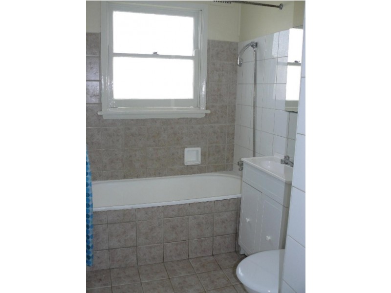 8 Worcester Rd, Cambridge Park NSW 2747