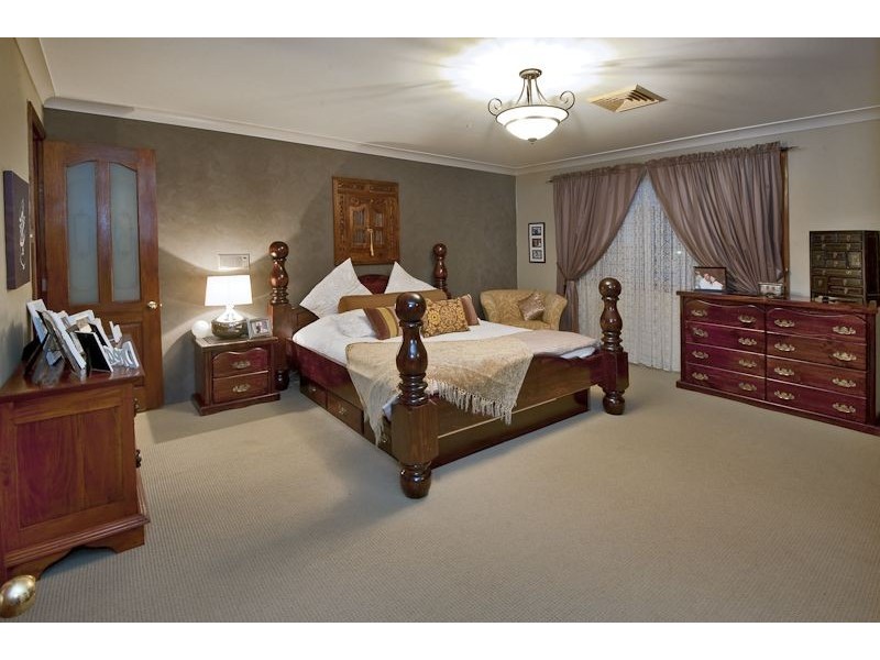 4 Mundowie Ave, Claremont Meadows NSW 2747