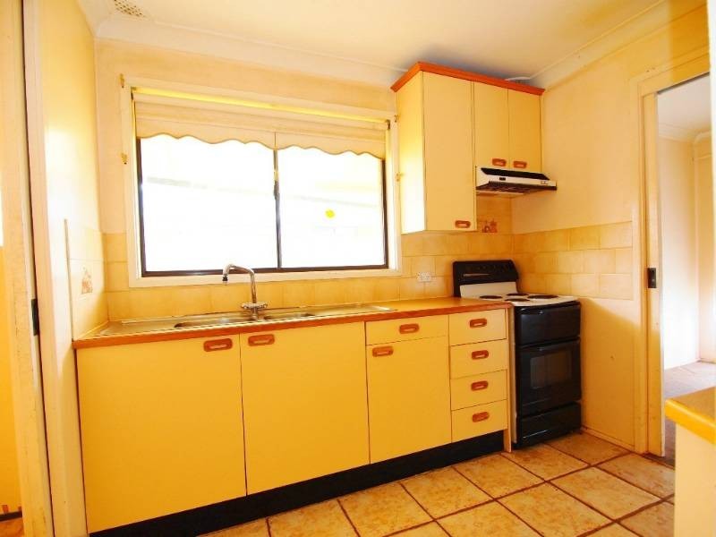 126 Hume Cres, Werrington County NSW 2747