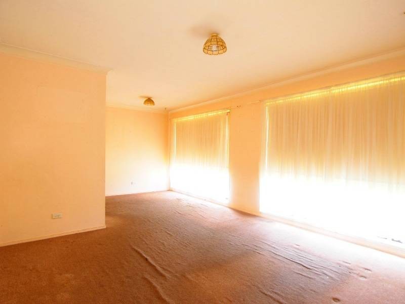 126 Hume Cres, Werrington County NSW 2747