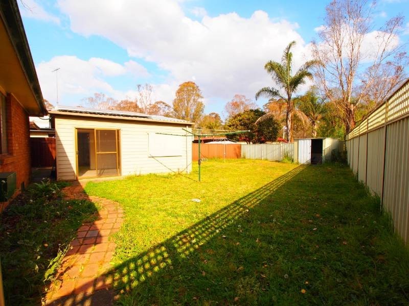126 Hume Cres, Werrington County NSW 2747