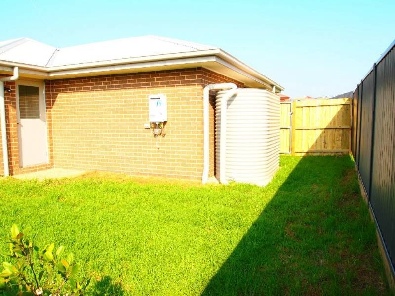 1 Crossley Ave, Glenmore Park NSW 2745