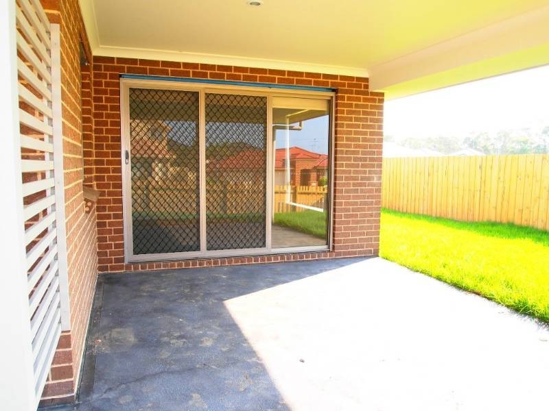 1 Crossley Ave, Glenmore Park NSW 2745