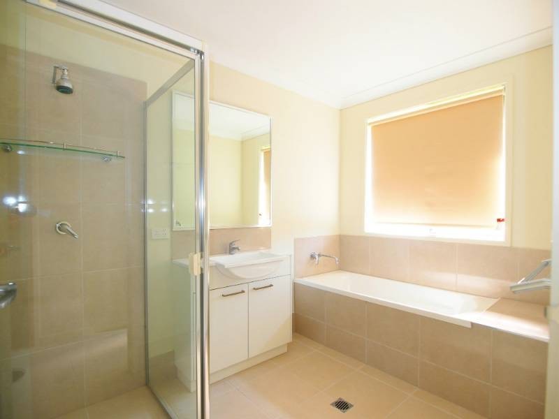 1 Crossley Ave, Glenmore Park NSW 2745