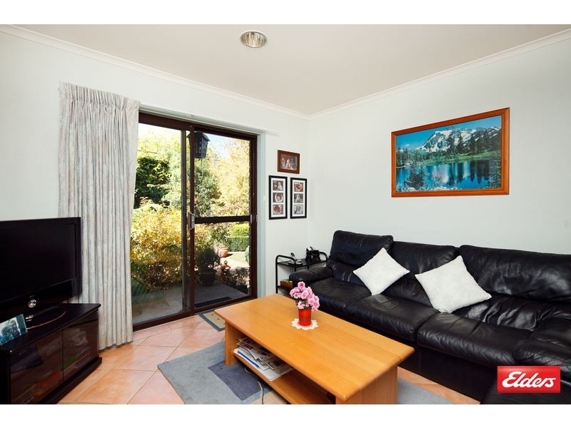 10 Hirschfeld Crescent, Macgregor ACT 2615