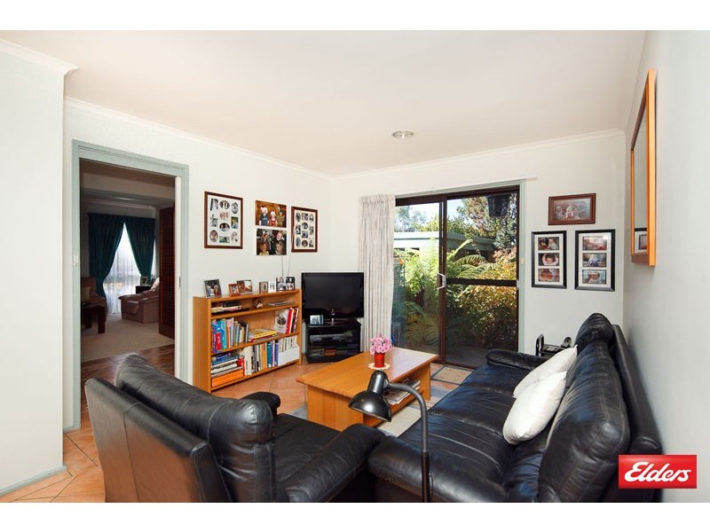 10 Hirschfeld Crescent, Macgregor ACT 2615