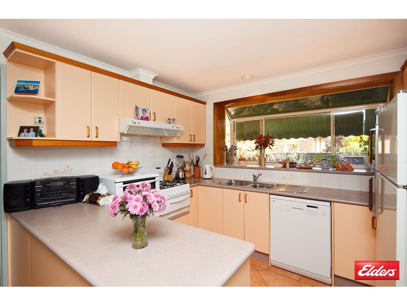 10 Hirschfeld Crescent, Macgregor ACT 2615