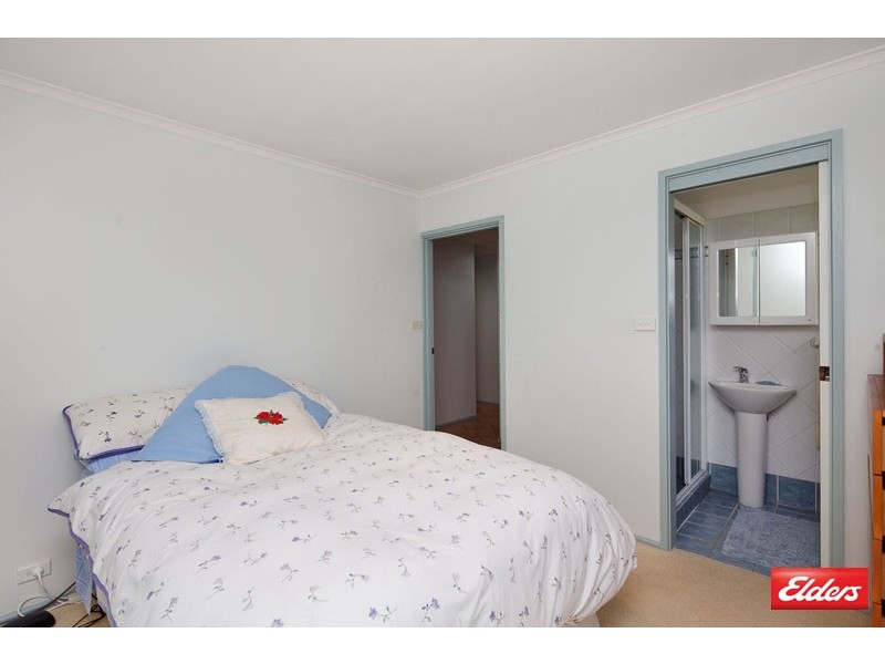 10 Hirschfeld Crescent, Macgregor ACT 2615