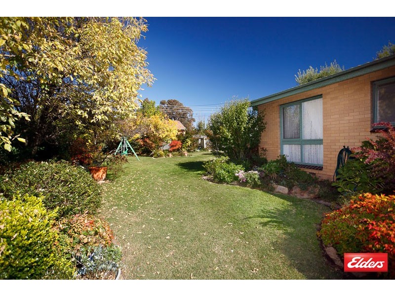 10 Hirschfeld Crescent, Macgregor ACT 2615