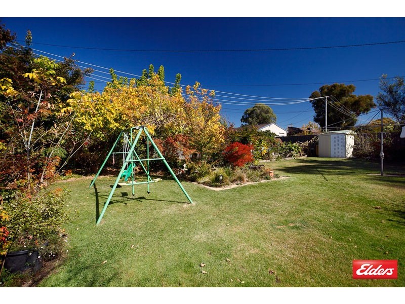 10 Hirschfeld Crescent, Macgregor ACT 2615