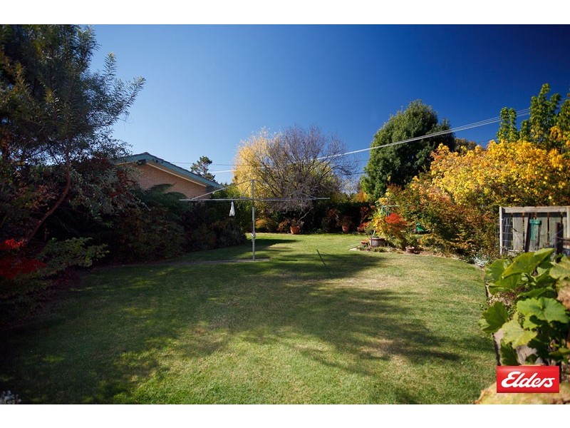 10 Hirschfeld Crescent, Macgregor ACT 2615